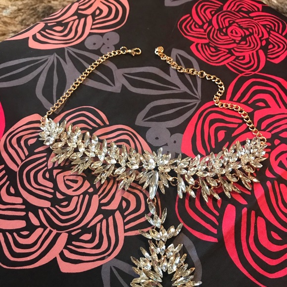 👰🏽Beautiful Necklace👰🏽 - Picture 3 of 6